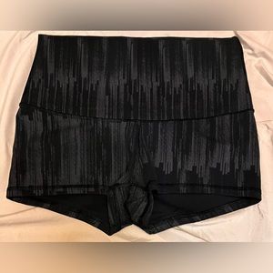 Lululemon mid rise shorts